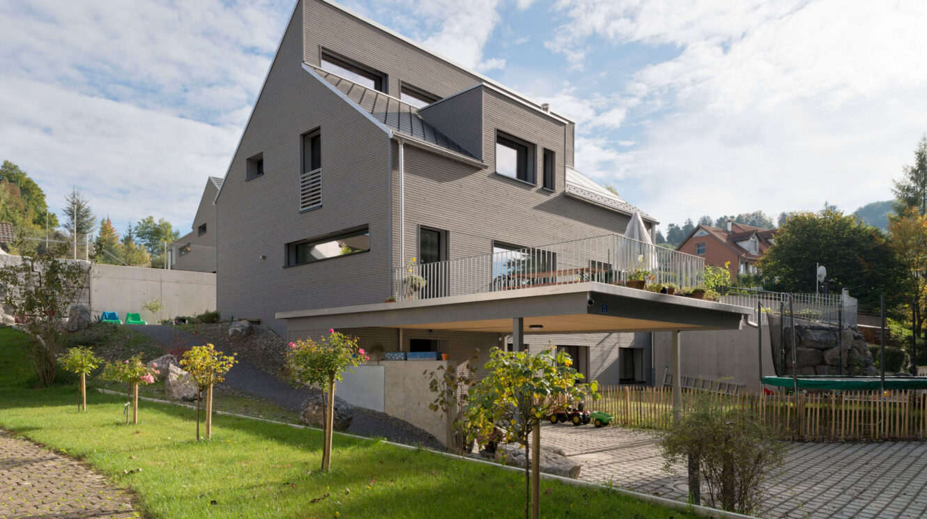 Einfamilienhaus Hittnau aus Holz von unten