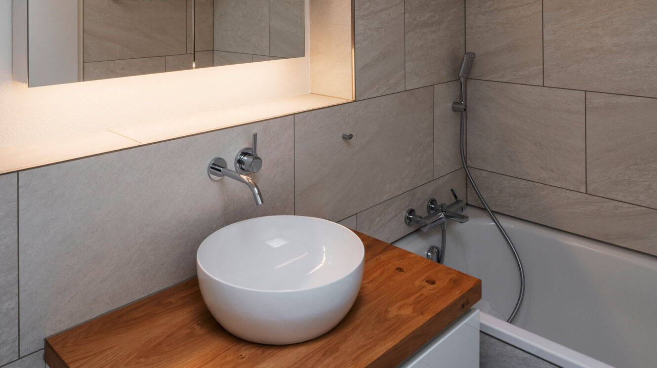 Modernes Badezimmer